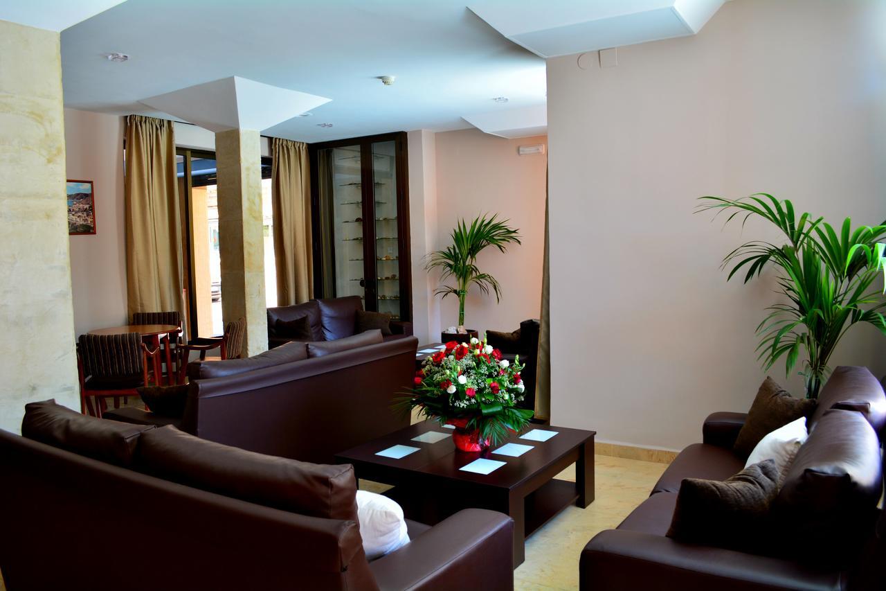Hotel L'Escala Кульера Экстерьер фото